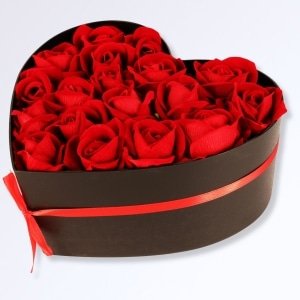 Boîte Coeur Remplie de Roses Éternelles 18 roses rouges